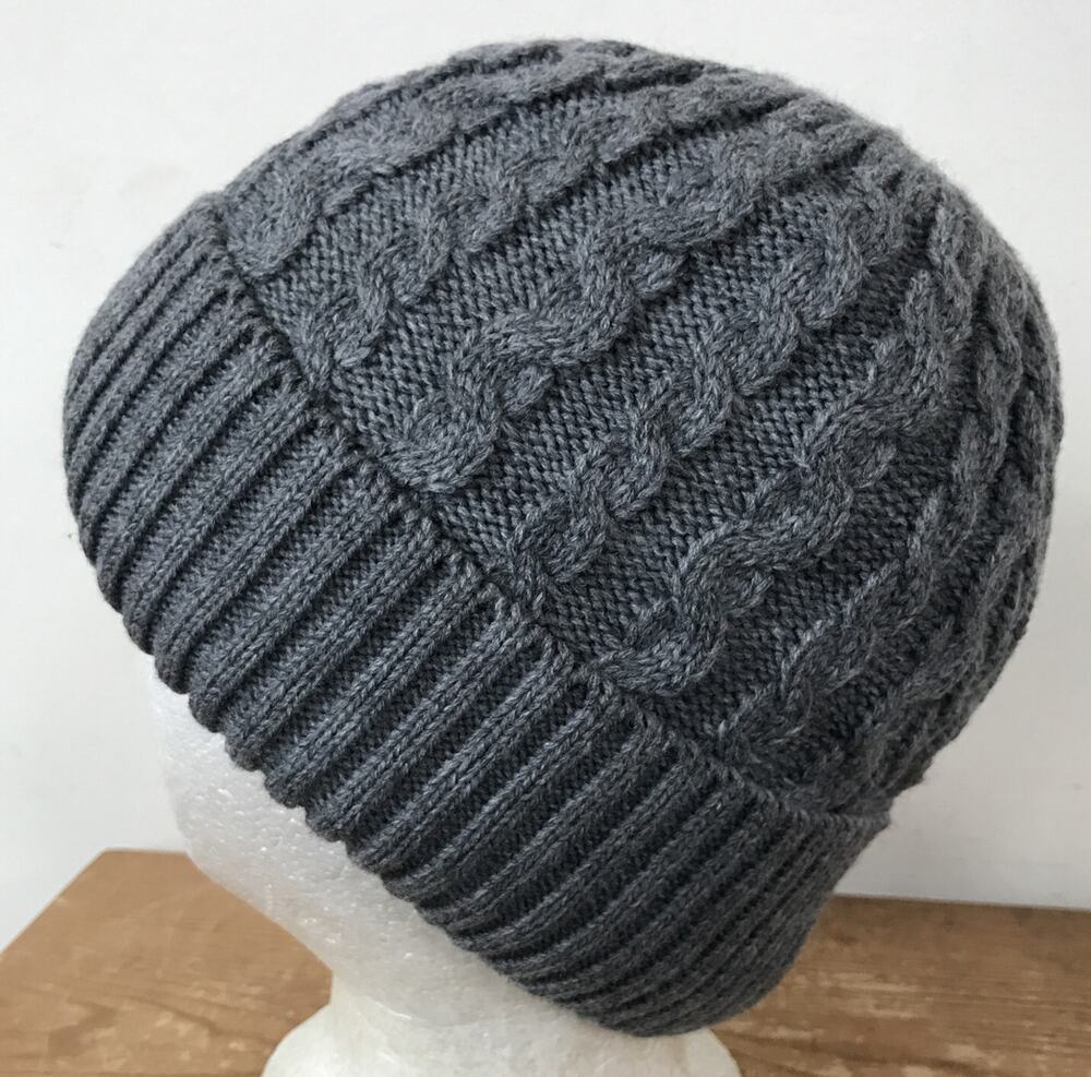 Von Lamezan Faux Fur Fleece Lined Gray Chunky Cable Knit Beanie Hat One Size